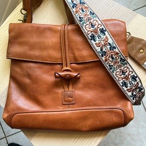 Dooney and Bourke Florentine leather medium toggle bag